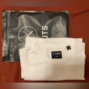 NWT CUTS SS UNIVERSAL T STRAIGHT HEM